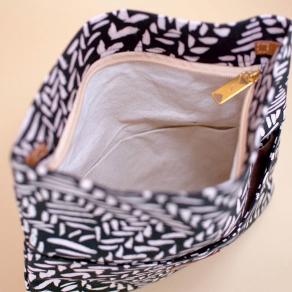 Sseko Bags Sseko Foldover Crossbody Clutch In Kawa Poshmark